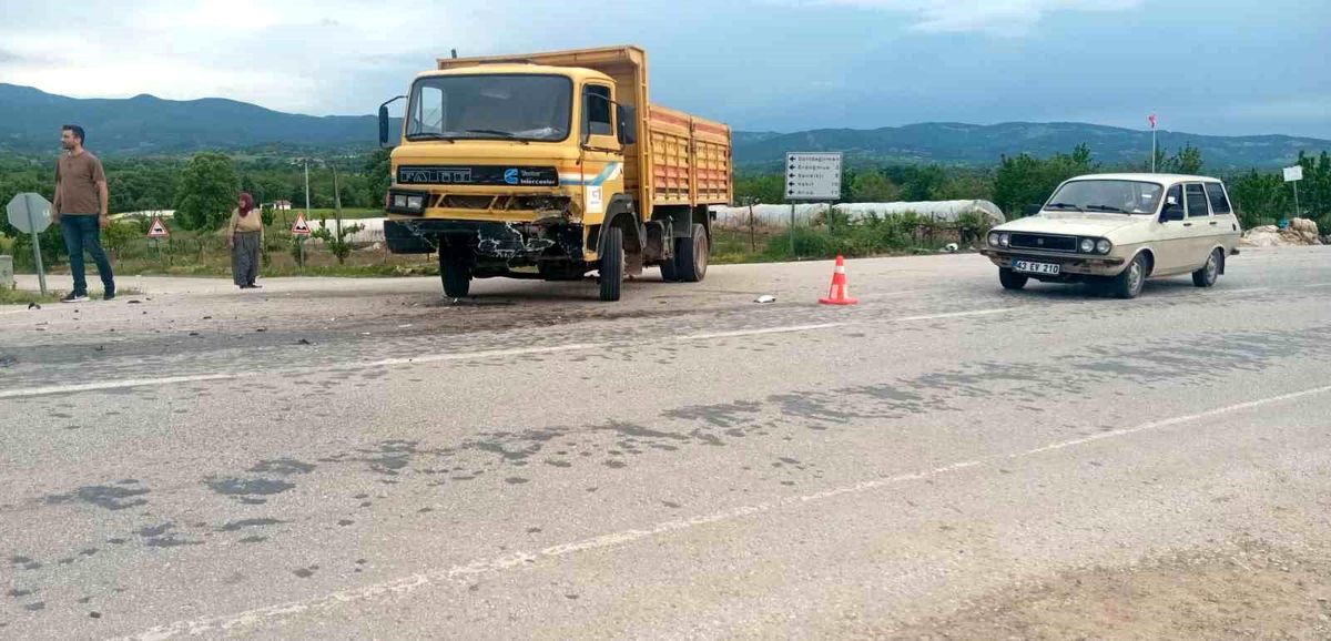 Kütahya\'da Trafik Kazası: 3 Yaralı