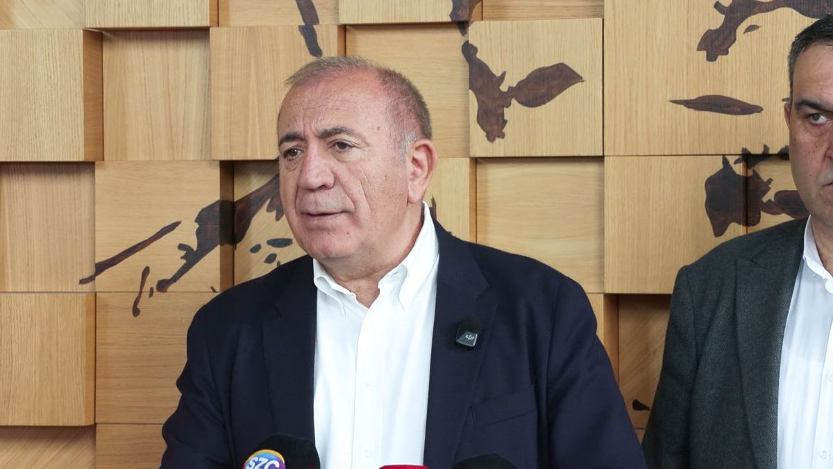 Özgür Özel CHP Grup Başkan Vekili Seçildi