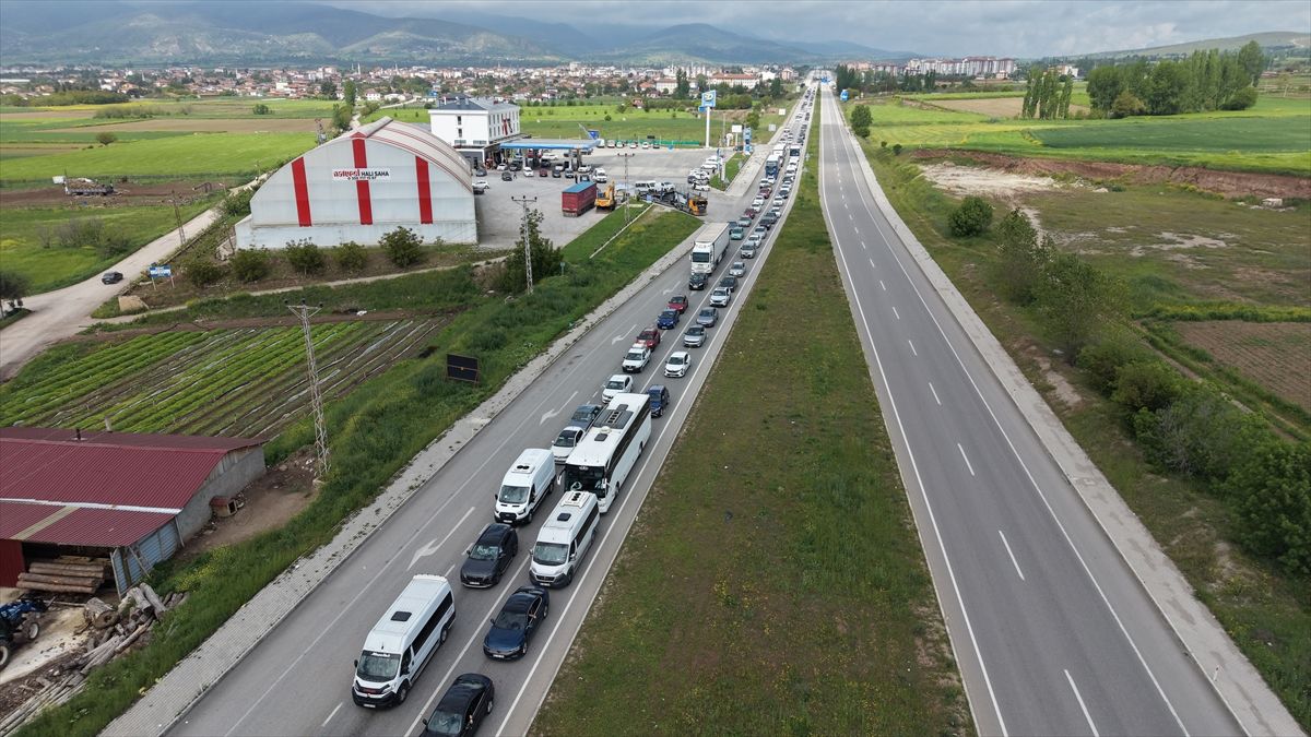 Amasya\'da Bayramda Trafik Yoğunluğu