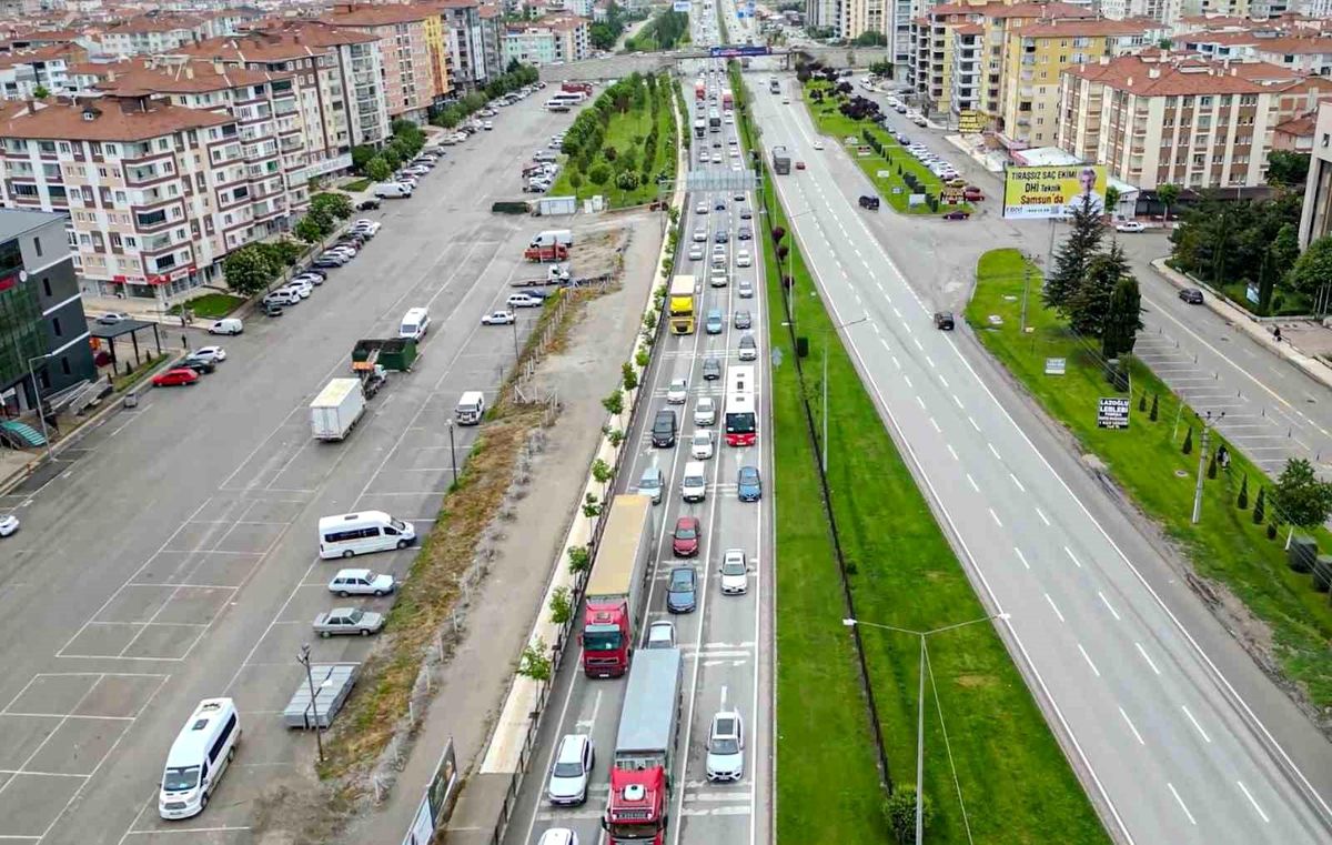 Kurban Bayramı\'nda Çorum-Samsun Yolunda Yoğunluk