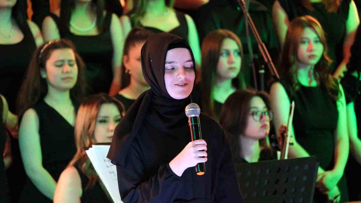 Görme Engelli Öğrenciden Etkileyici Performans