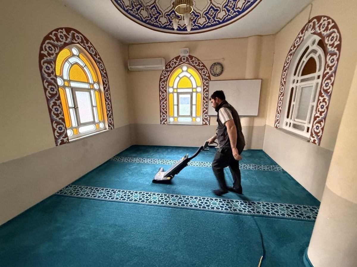 Kartepe\'de camiler Kurban Bayramı öncesi ibadete hazırlanıyor