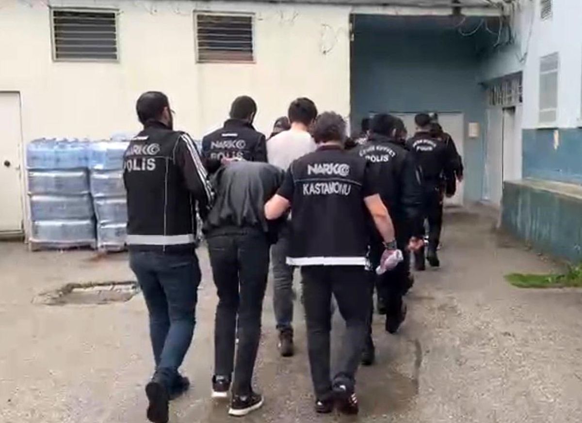 Kastamonu\'da Uyuşturucu Operasyonu: 5 Tutuklama