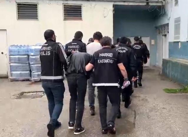 Kastamonu'da Uyuşturucu Operasyonu: 5 Tutuklama