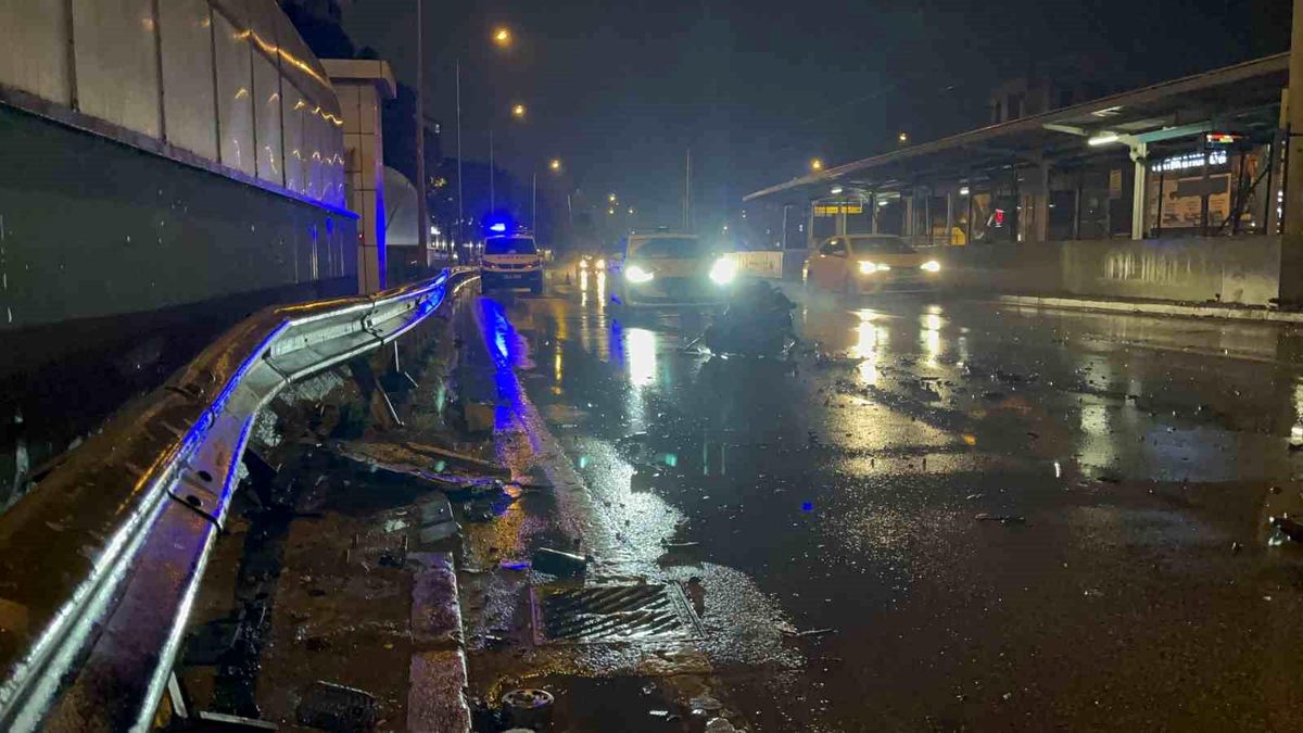 Bursa\'da Yağışlı Havada Kaza
