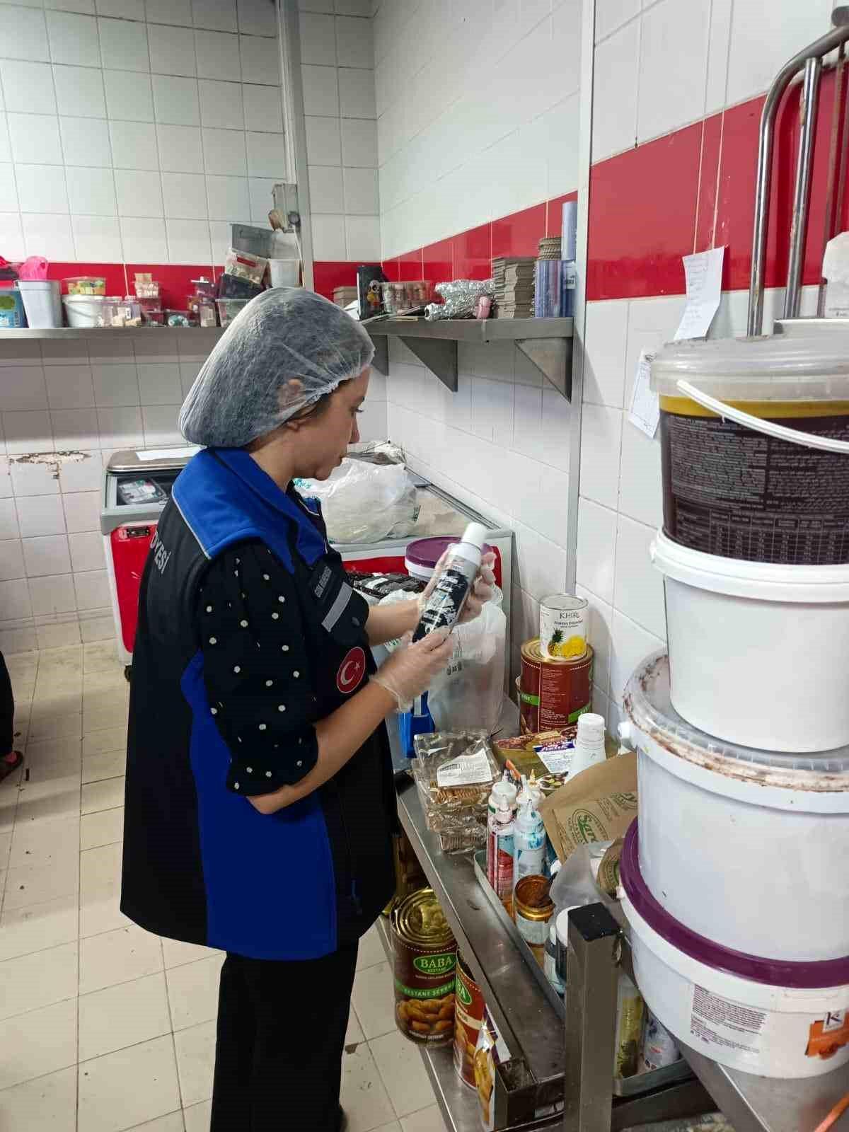 Kemer\'de zabıta ekiplerinden bayram öncesi denetim