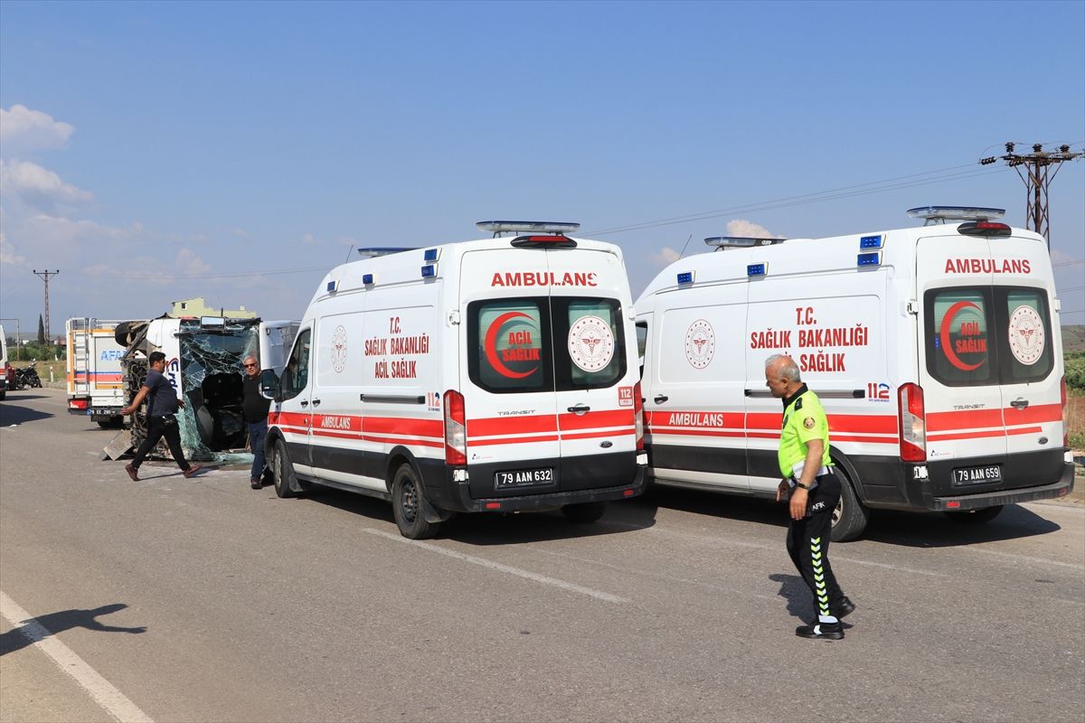 Kilis\'te Trafik Kazası: 8 Yaralı