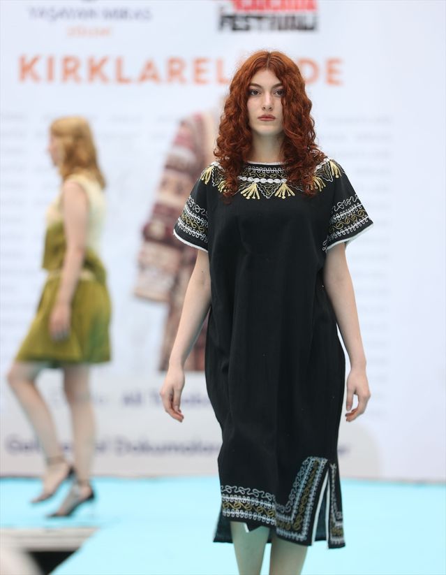 Kırklareli Festivali'nde Geleneksel Defile