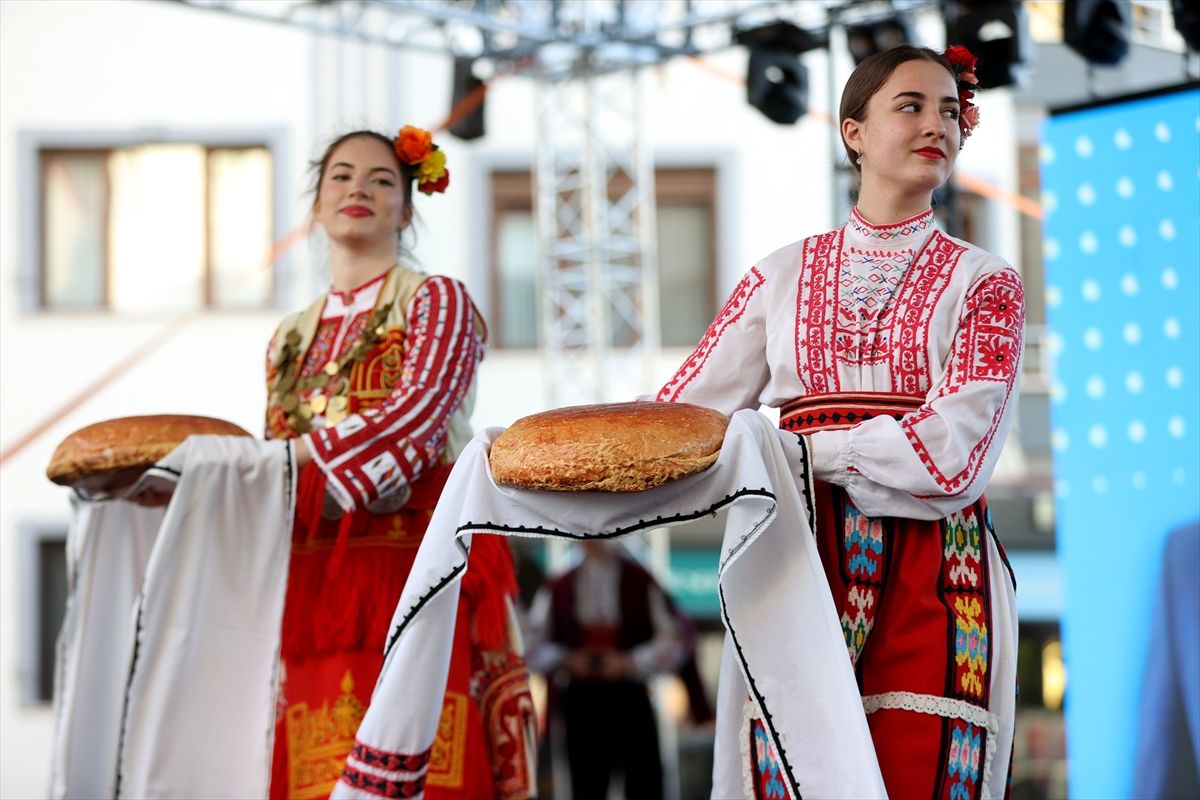 Kırklareli Festivali\'nde Bulgar Dansları