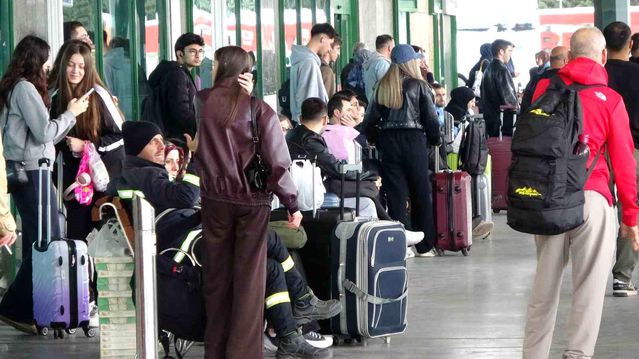 Kocaeli Otogarı'nda Bayram Yoğunluğu