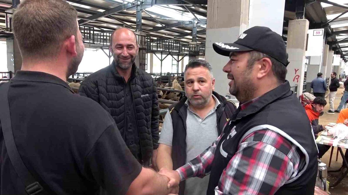 Bursa\'da Kurban Pazarında Sahte Para Eğitimi