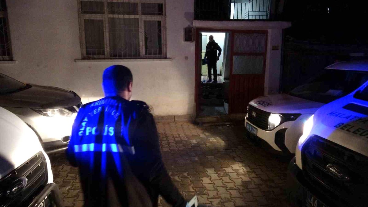 Malatya\'da 43 Yaşındaki Adam Evinde Ölü Bulundu