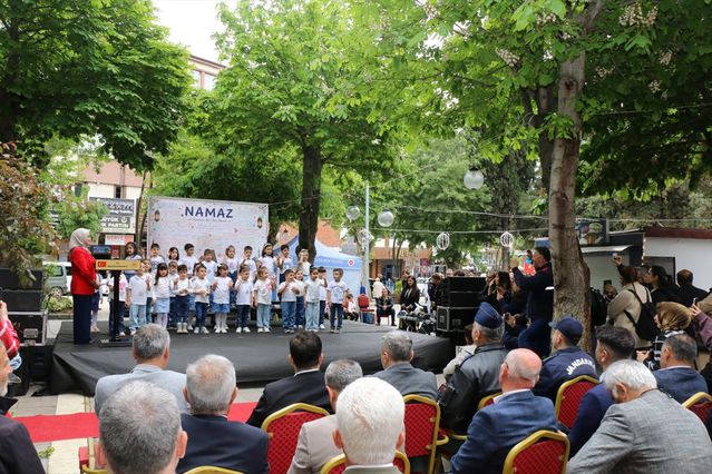 Öğrencilerden 'Vakti Kuşanmak' Sergisi
