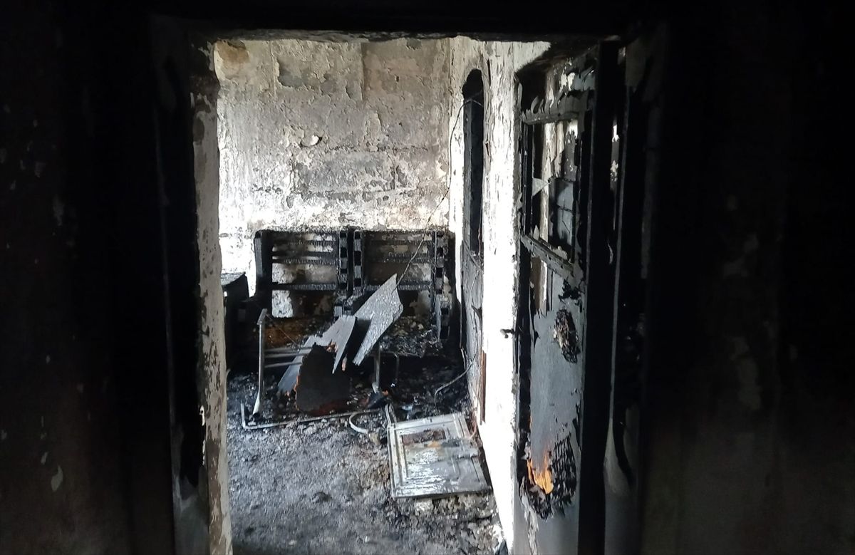 Çardak Köyü\'nde Ev Yangını