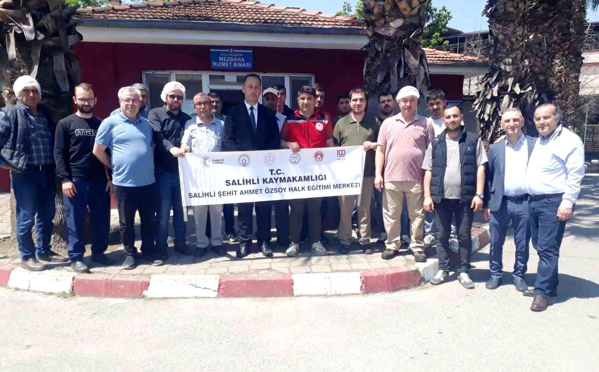 Salihli\'de kurban kesim kursu tamamlandı