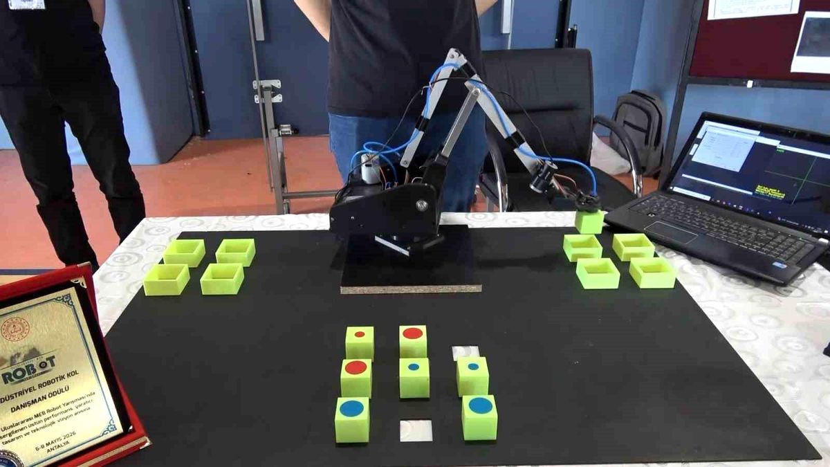 Atakum Lisesi Robot Yarışmasında Zirveye Çıktı