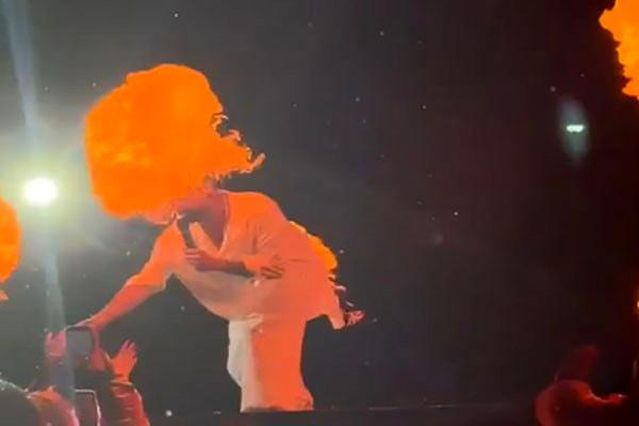 Tan Taşçı'nın Konserinde Tehlikeli Anlar