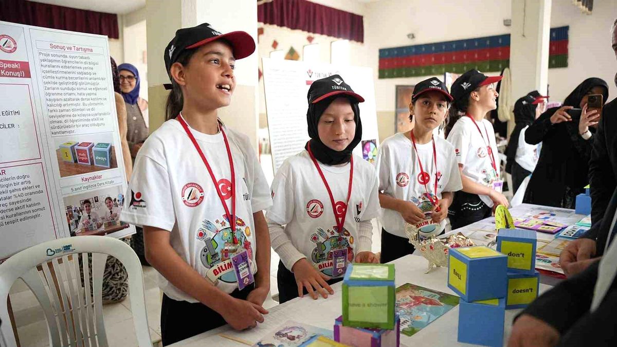 Sındırgı\'da kırsal mahallede bilim fuarı heyecanı