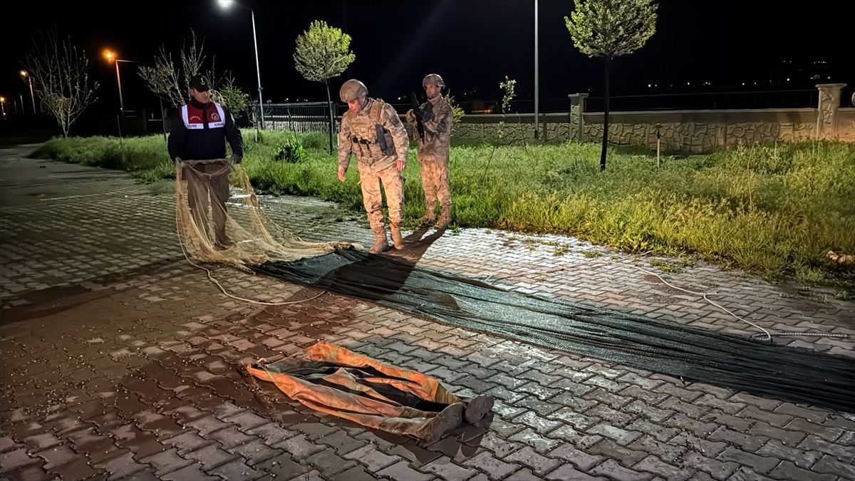 Muradiye\'de Kaçak İnci Kefali Denetimi