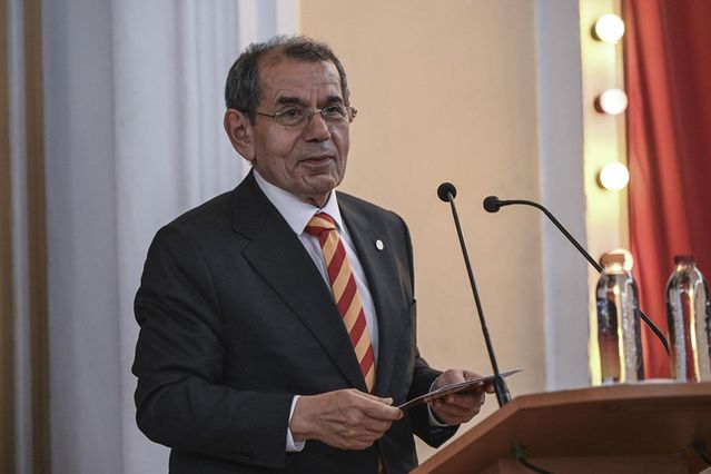 Yeniden başkan seçilen Dursun Özbek'ten ilk mesaj