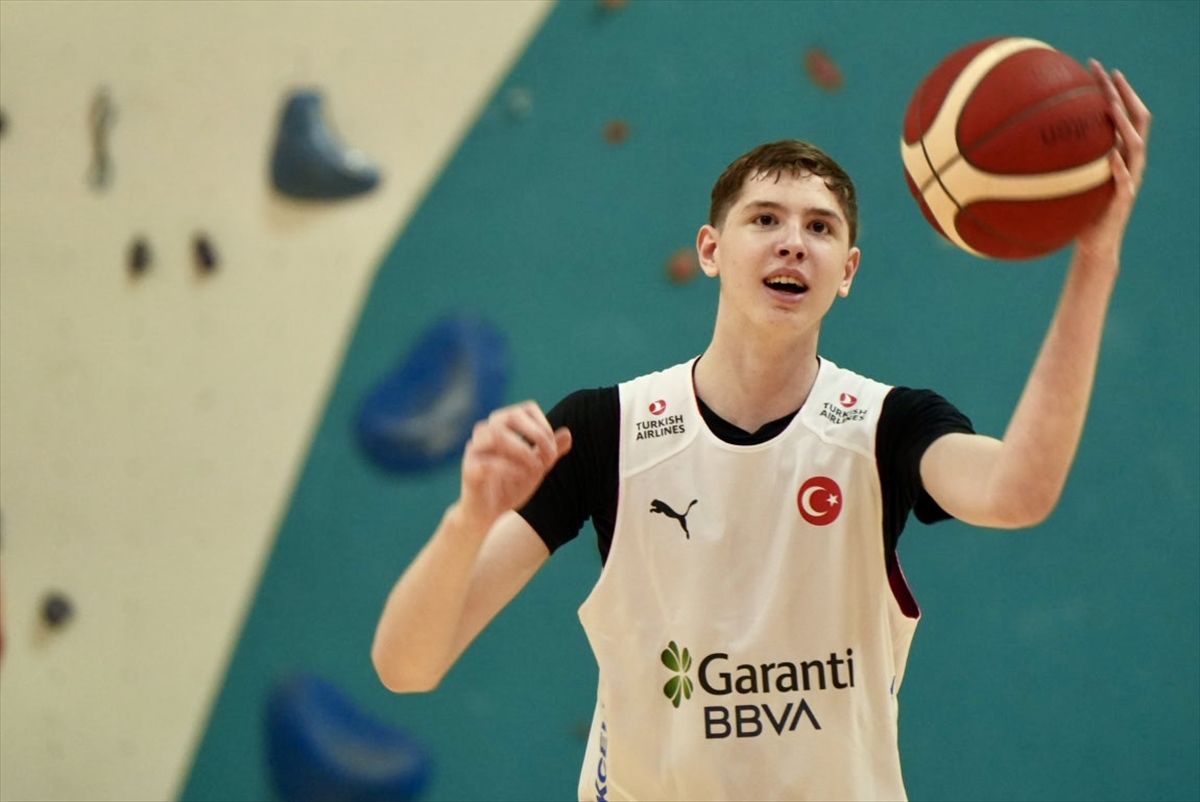U17 Basketbol Takımı Çanakkale\'de Kampa Girdi