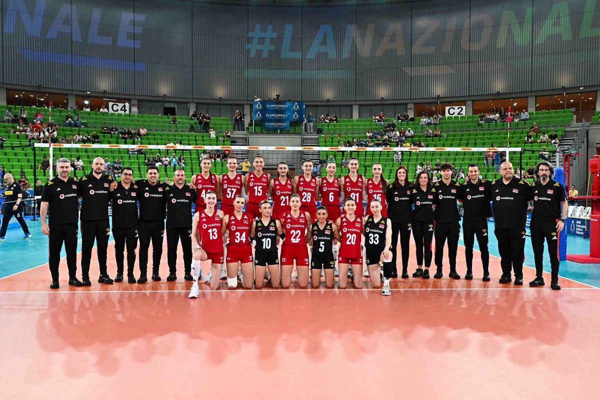 A Milli Kadın Voleybol Takımı, Sırbistan\'a Yenildi