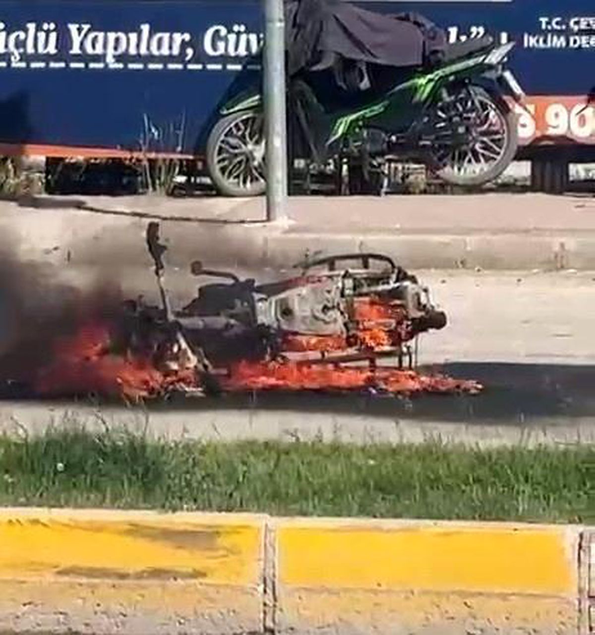 Adıyaman\'da Motosiklet Yangını