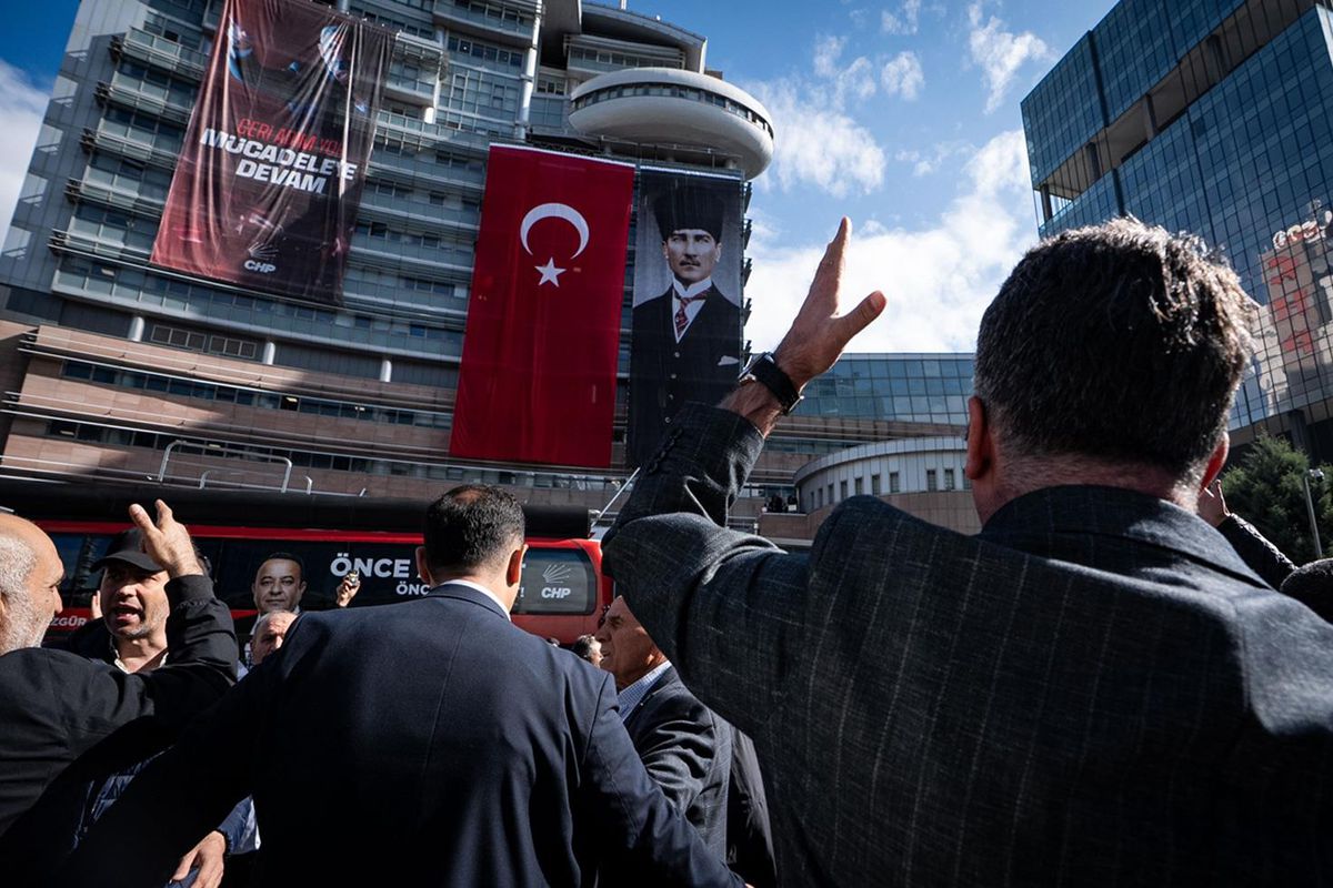 Ankara Valiliği: Emniyete CHP Genel Merkezi\'nin boşaltılması için talimat verildi