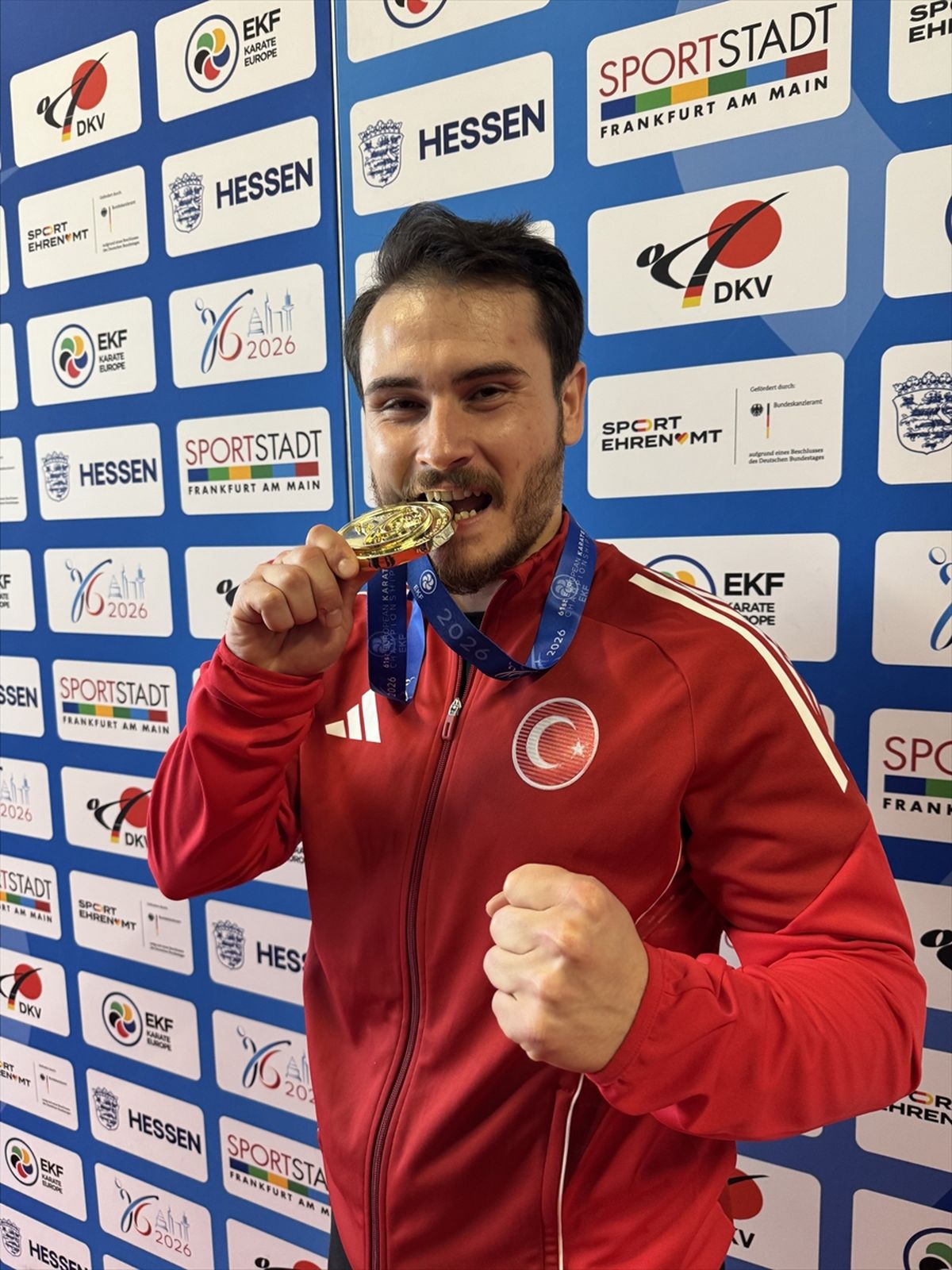 Enes &Ouml;zdemir Altın Madalya Kazandı