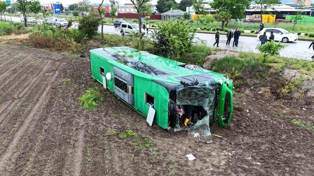 Çanakkale'de Tur Otobüsü Devrildi: 46 Yaralı