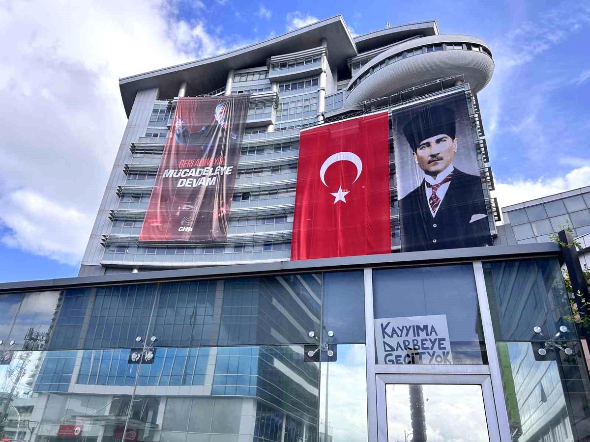 CHP Genel Merkezi\'nde Gerginlik