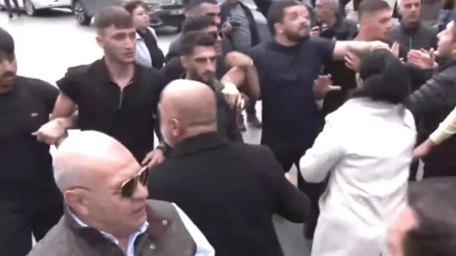 CHP Genel Merkezi'nde tahliye gerginliği! Büyük arbede yaşandı