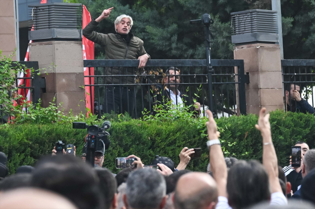 CHP'de kritik telefon görüşmesi! Kılıçdaroğlu ve Özel'in heyetleri 14.00'te bir araya gelecek
