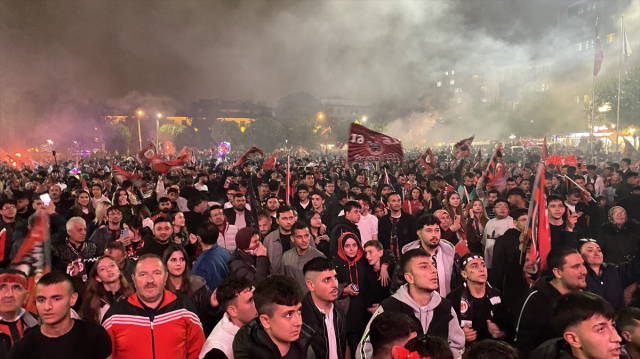Çorum'da binlerce vatandaş Süper Lig'e çıkmayı kutladı