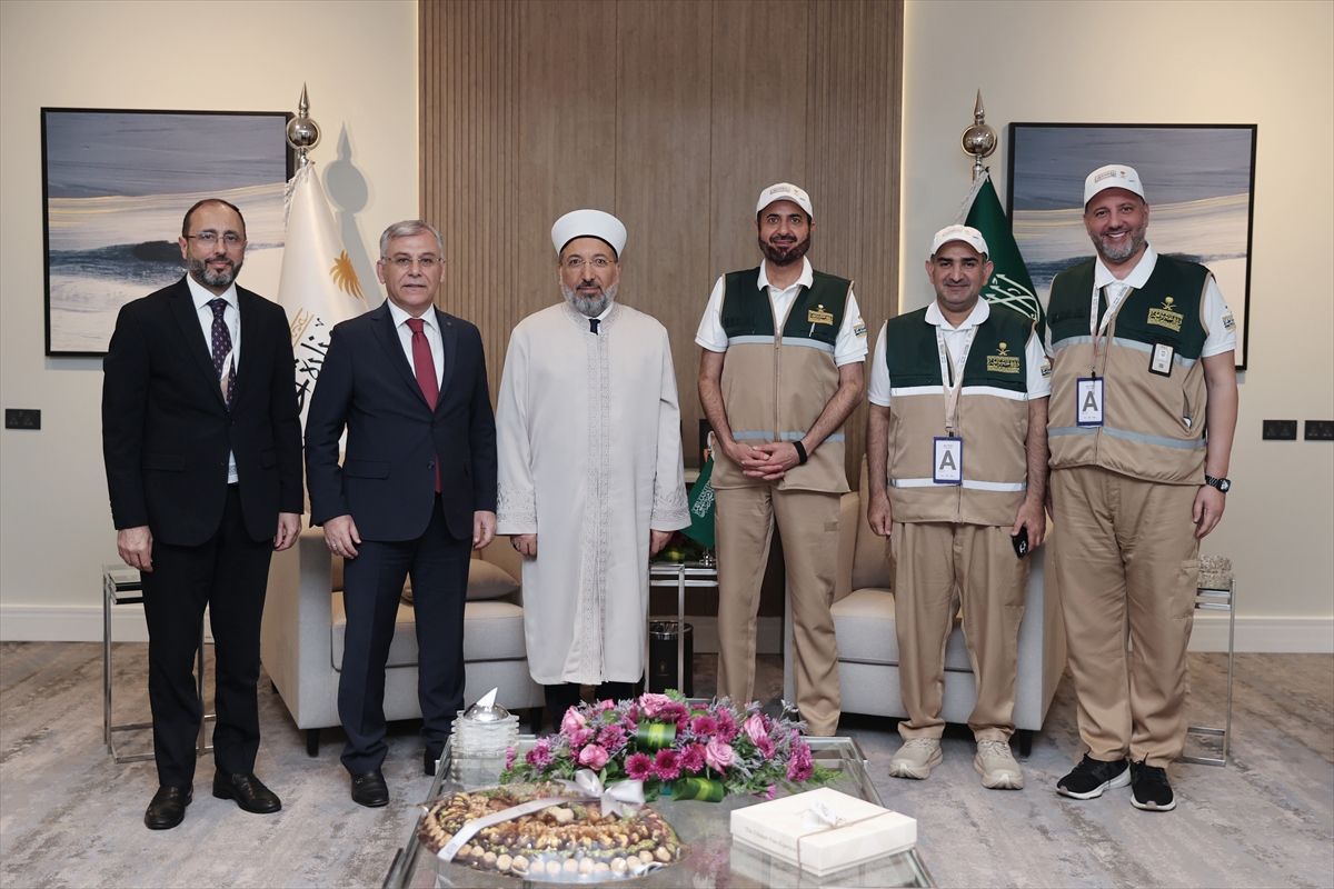 Diyanet Başkanı Mekke\'de Hac Bakanı ile Görüştü