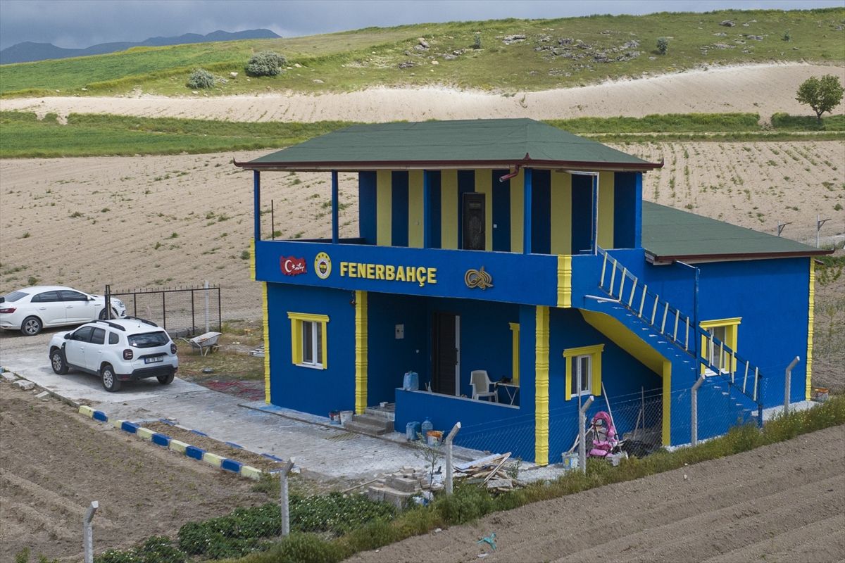 Fenerbahçeli Metin\'in Sarı-Lacivert Evi