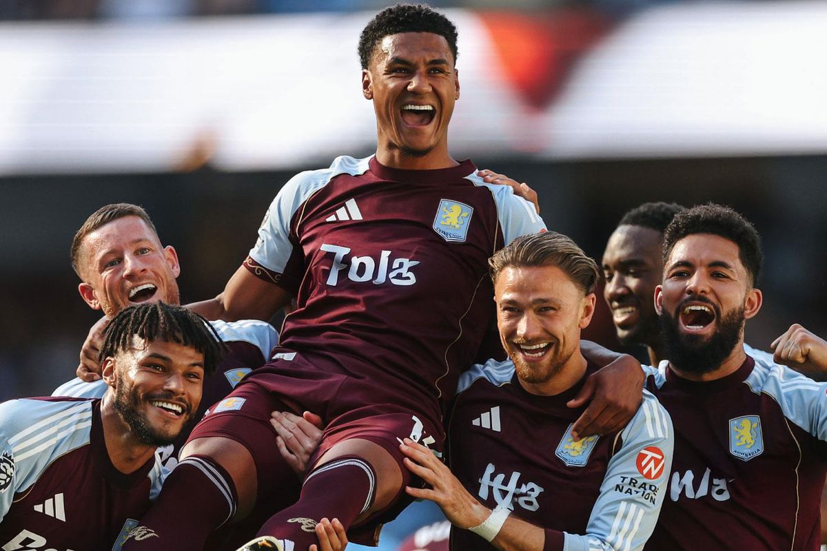 Fenerbahçe\'yi de ilgilendiriyordu! Aston Villa, Manchester City\'i geriden gelip yıktı
