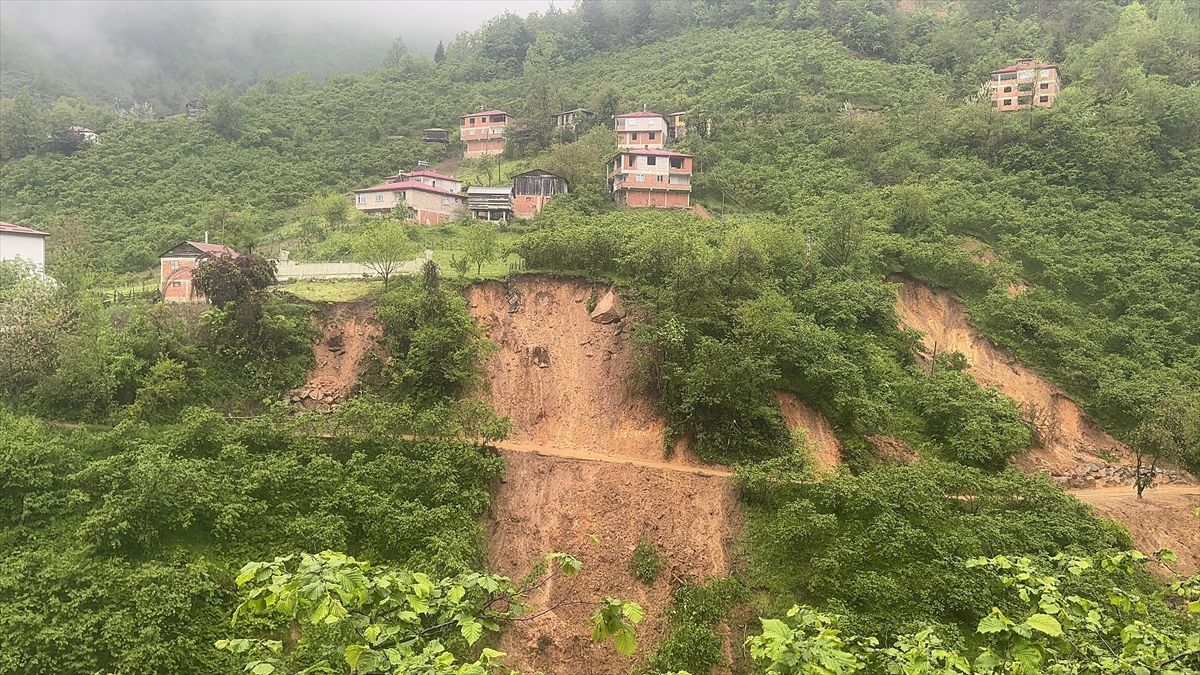 Bulancak\'ta Heyelan: 11 Ev Boşaltıldı
