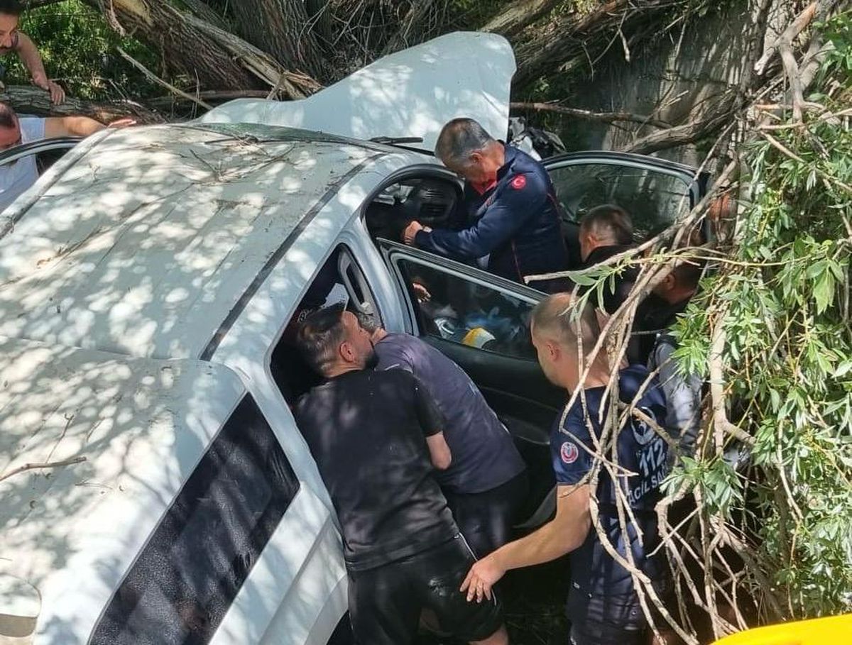 Kahramanmaraş’ta ticari araç kanala uçtu: 4 kişi yaralandı