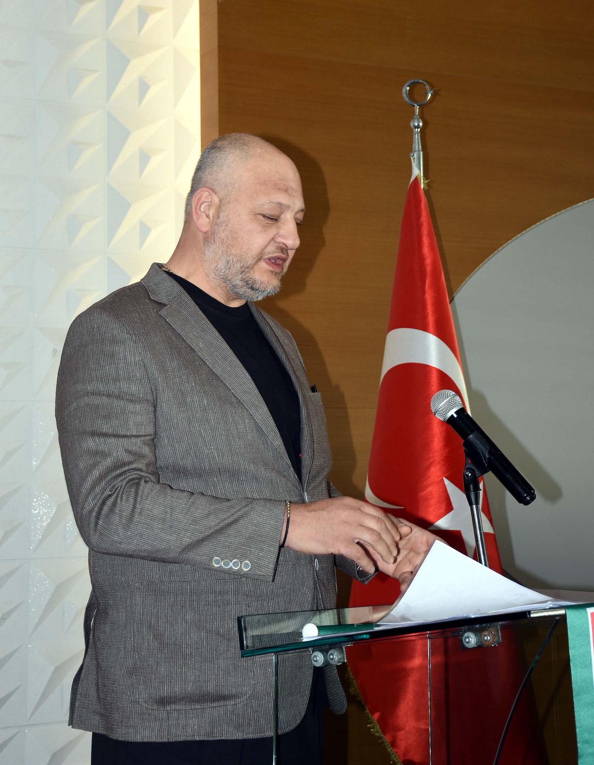 Karşıyaka\'da Seçimler Ertelendi, Adaylar Belirsiz