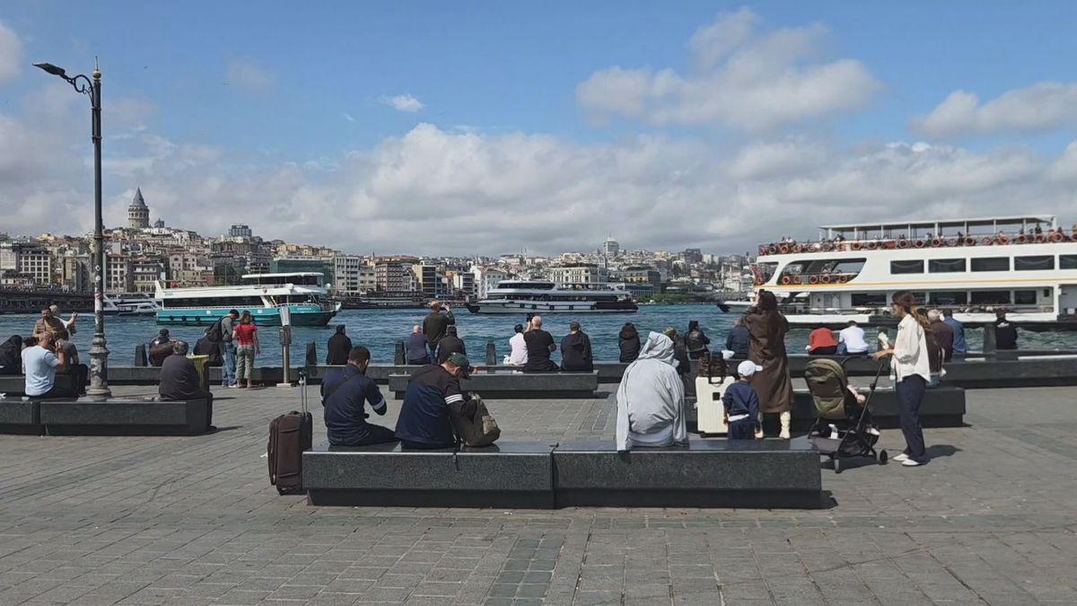 Eminönü\'nde Bayram Alışverişi Yoğun