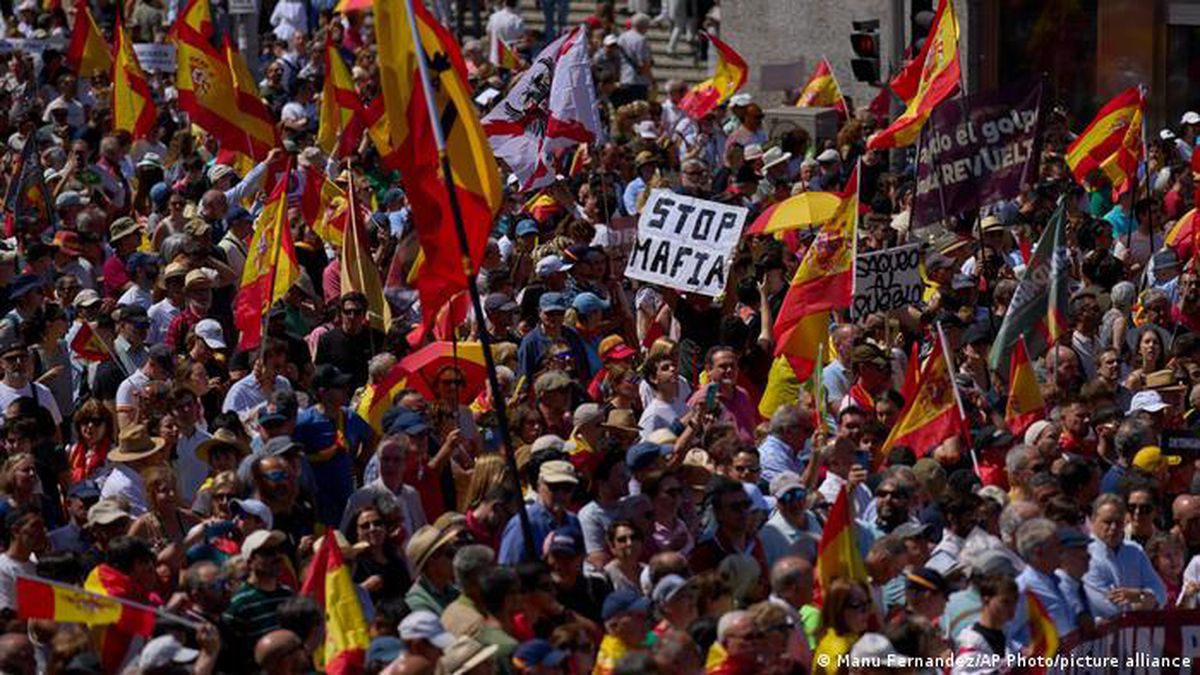 İspanya\'da Yolsuzluk İddialarına Protesto