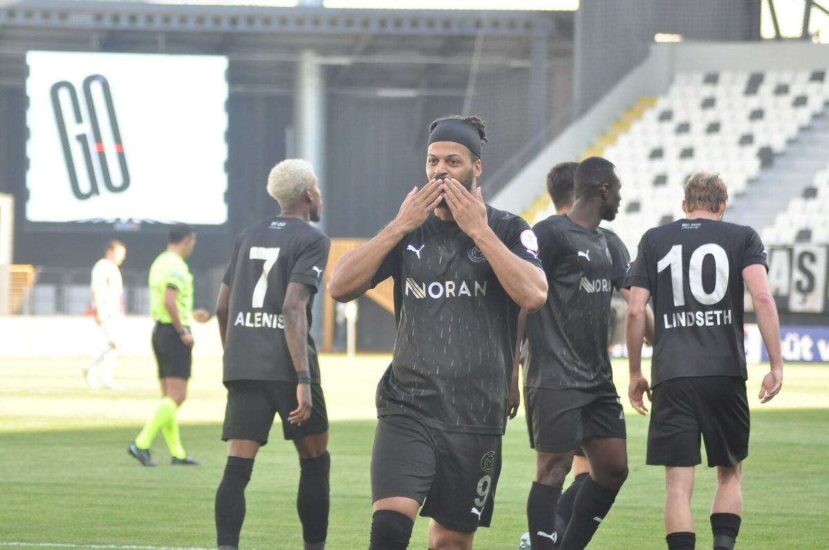 Diony\'in Geleceği Manisa FK\'da Belirsiz