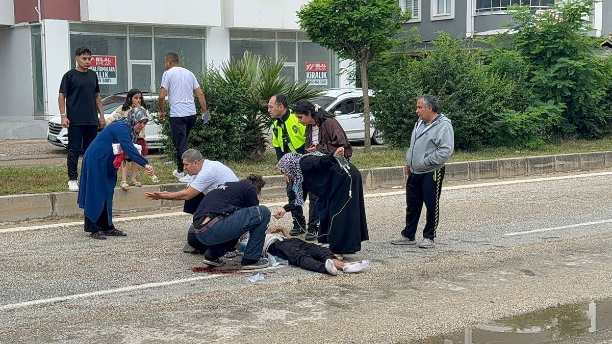 Kozan\'da Trafik Kazası: 2 Yaralı