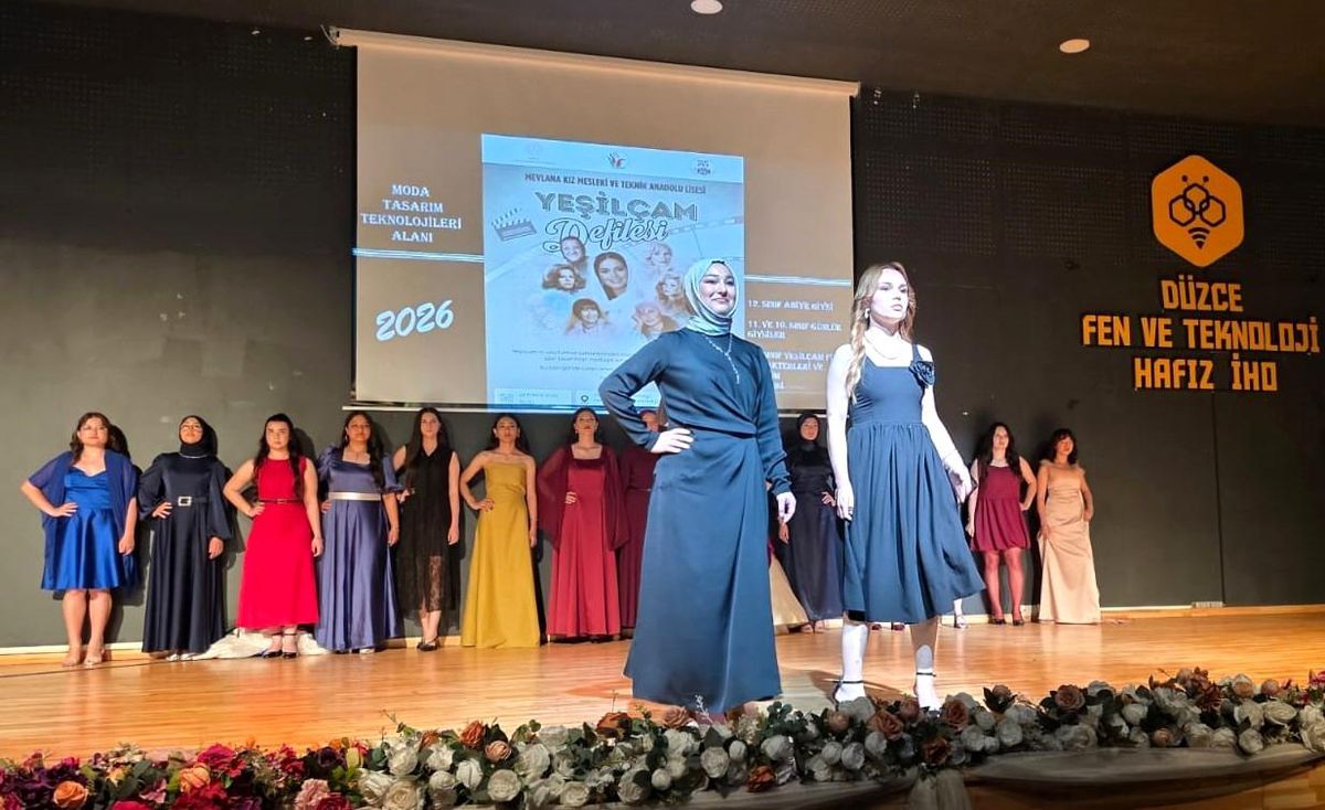 Düzce\'de Yeşilçam Defilesi Rüzgarı