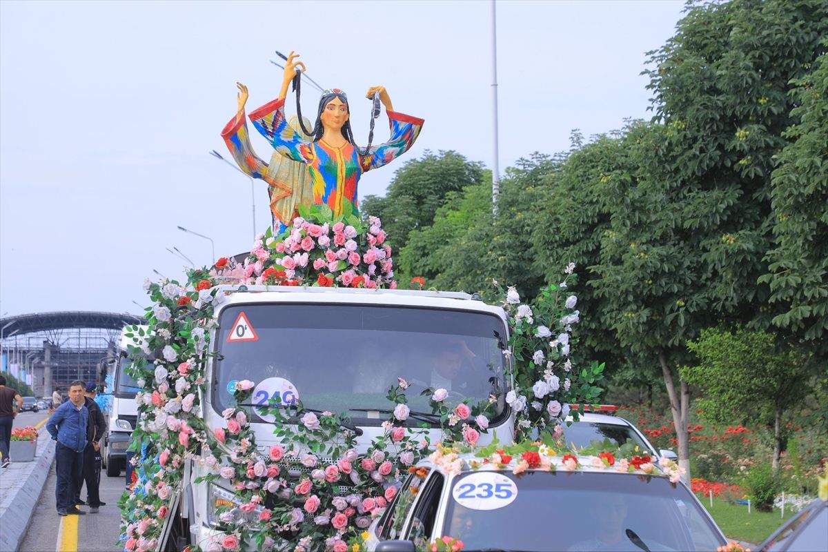 Namangan\'da 65. Çiçek Festivali Başladı