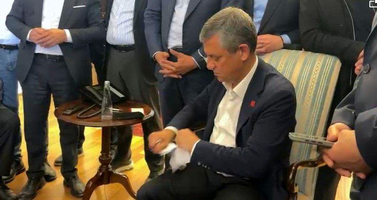 Özgür Özel Kararı Yırttı