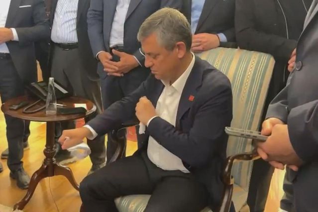 Özgür Özel tahliye tebligatını yırttı attı: Bunun için yıktılar baba ocağını