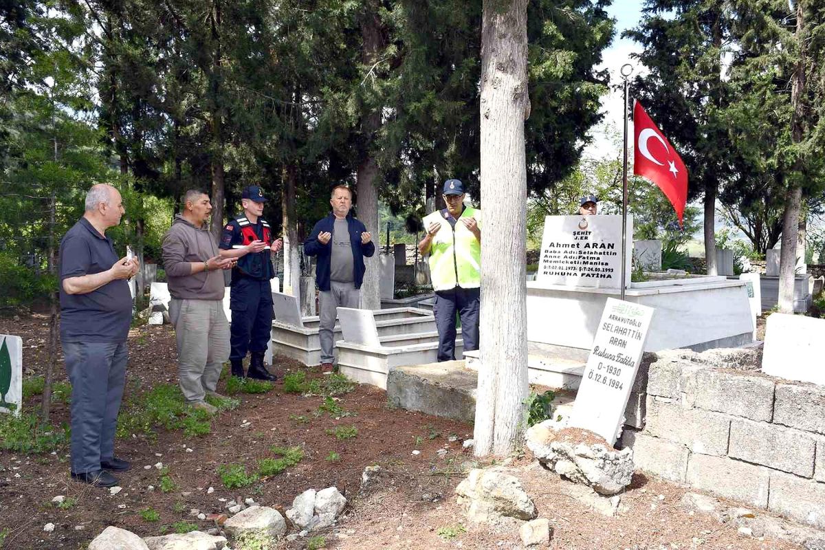 Şehit J.Er Ahmet Aran, Gördes\'te dualarla anıldı