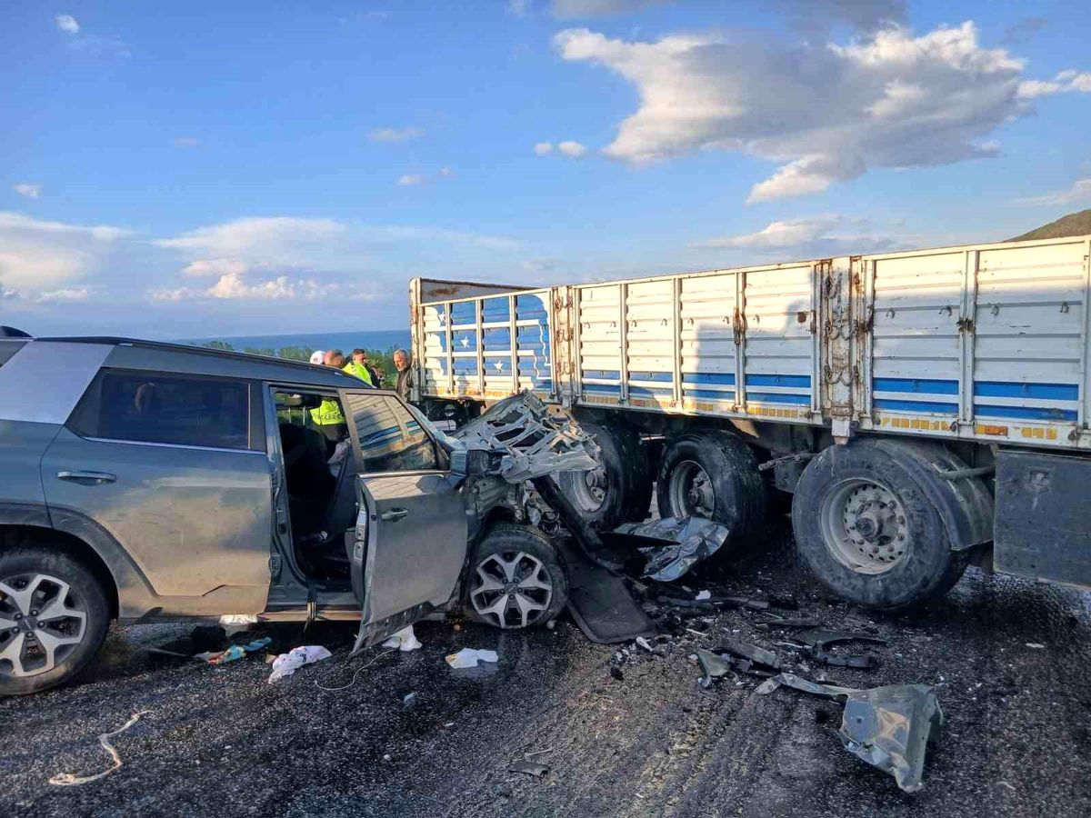 Bitlis\'te Trafik Kazası: 6 Yaralı